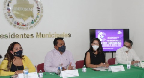 <a href="/comunicacionsocial/suma-imipe-esfuerzos-con-municipios-en-pro-de-la-transparencia">Suma IMIPE esfuerzos con municipios en pro de la Transparencia</a>