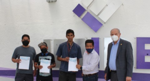 <a href="/comunicacionsocial/dan-cheque-ganadores-de-paredes-transparentes">DAN CHEQUE A GANADORES DE “PAREDES TRANSPARENTES"</a>