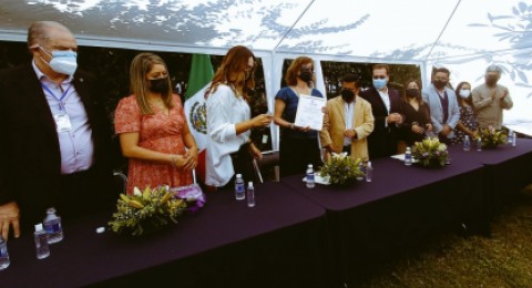 <a href="/comunicacionsocial/imipe-reconoce-impepac-por-cumplir-con-transparencia">IMIPE RECONOCE A IMPEPAC POR CUMPLIR CON TRANSPARENCIA</a>