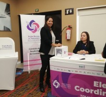 Comisionada Dora Ivonne Rosales Sotelo presente en las elecciones.