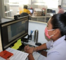 Imagen de servidora pública en diplomado