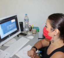 Imagen de la coordinadora de protección de datos personales del IMIPE, durante el diplomado